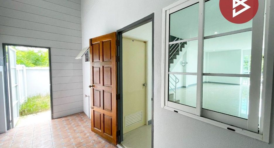 For sale 2 bedrooms townhouse in Mueang Nakhon Pathom, Nakhon Pathom
