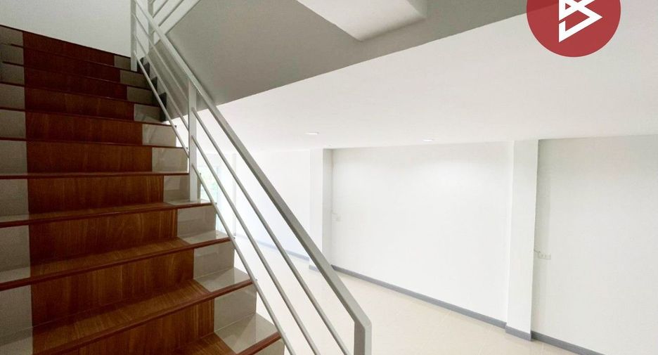 For sale 2 bedrooms townhouse in Mueang Nakhon Pathom, Nakhon Pathom