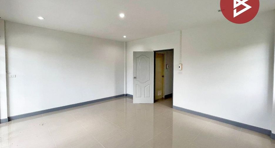For sale 2 bedrooms townhouse in Mueang Nakhon Pathom, Nakhon Pathom