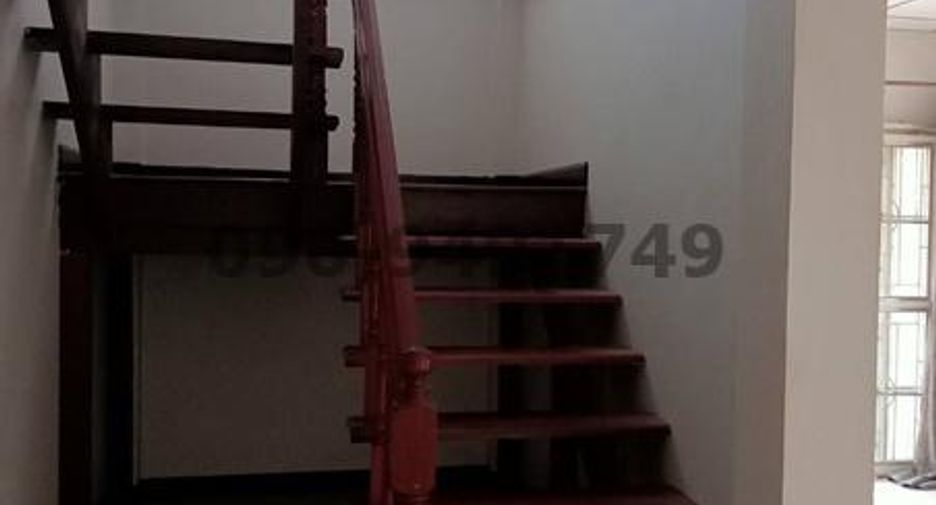 For sale 3 bedrooms house in Bang Khae, Bangkok