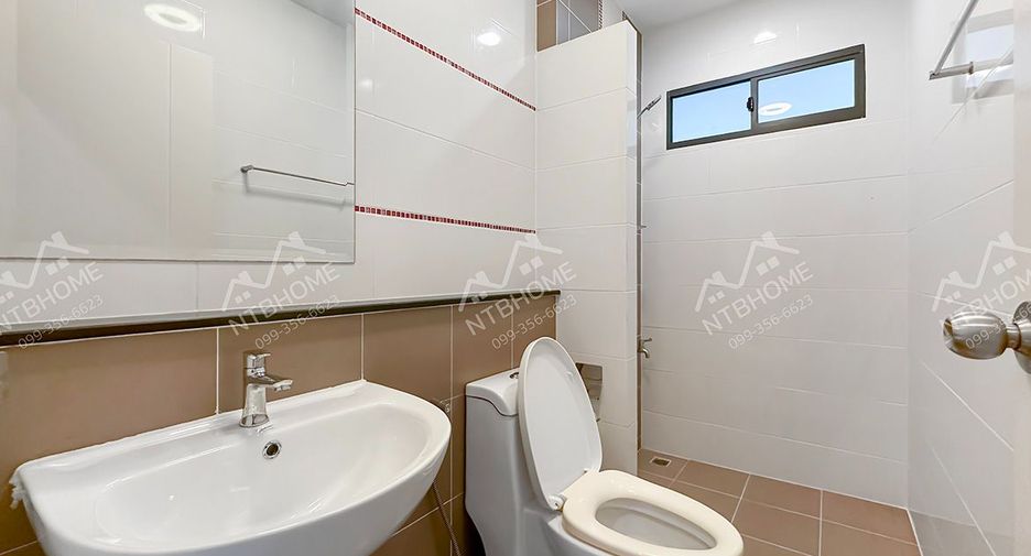 Casa adosada en venta de 4 habitaciones en Bang Bua Thong, Nonthaburi