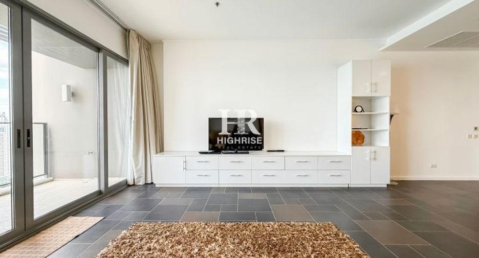 For rent and for sale 2 bedrooms condo in North Pattaya, Pattaya