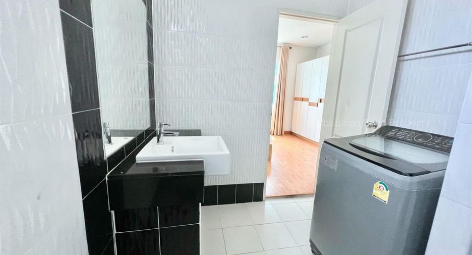 Casa en venta de 2 habitaciones en Si Racha, Chonburi