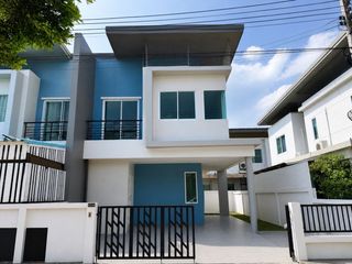 Casa en venta de 2 habitaciones en Si Racha, Chonburi