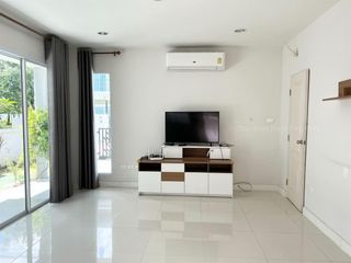 Casa en venta de 2 habitaciones en Si Racha, Chonburi