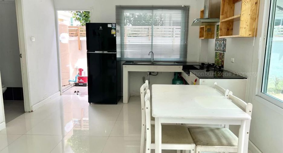 Casa en venta de 2 habitaciones en Si Racha, Chonburi