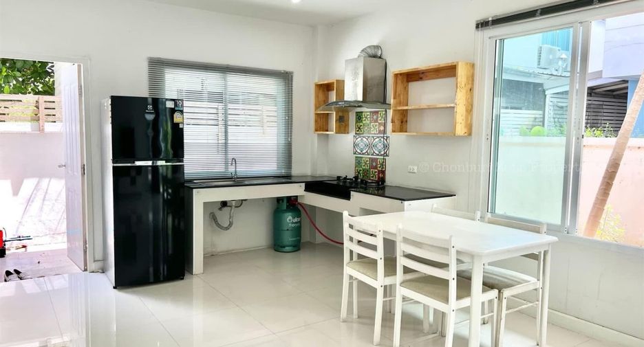 Casa en venta de 2 habitaciones en Si Racha, Chonburi