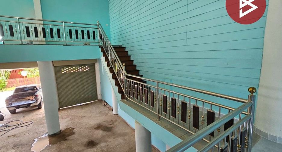 For sale 3 bedrooms retail Space in Laplae, Uttaradit