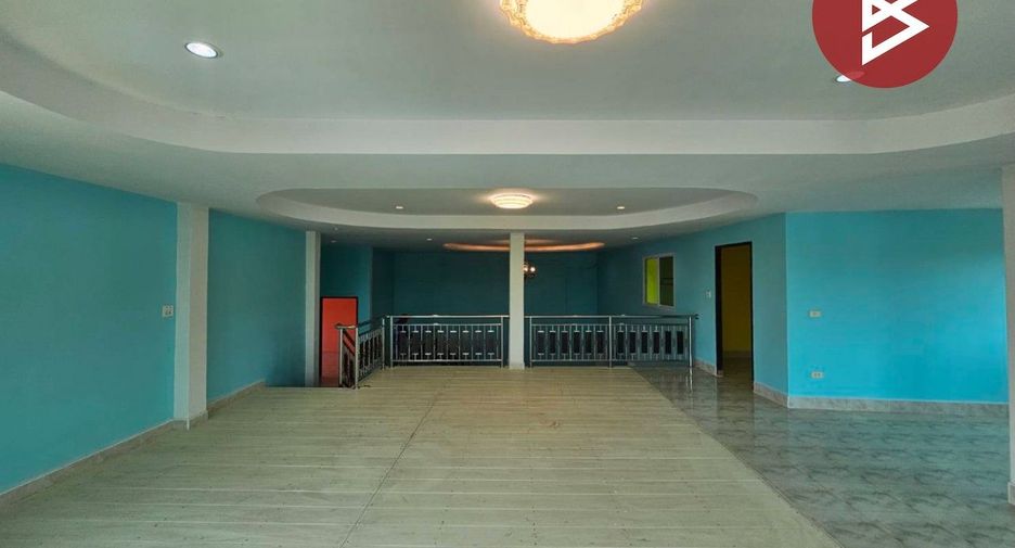 For sale 3 bedrooms retail Space in Laplae, Uttaradit