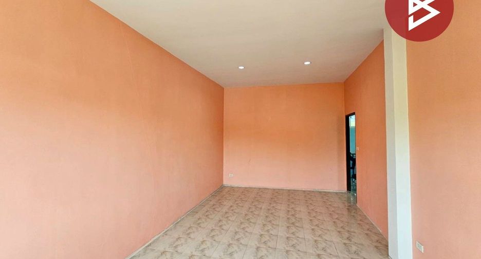 For sale 3 bedrooms retail Space in Laplae, Uttaradit