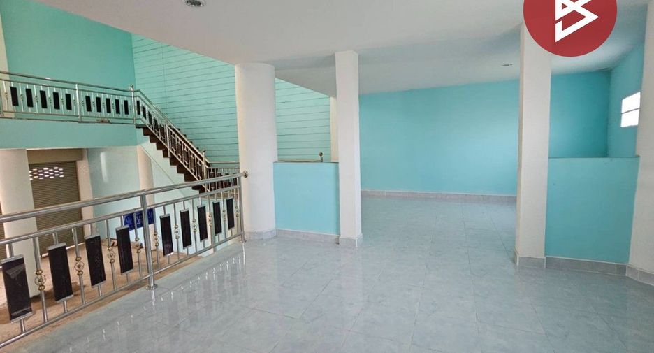 For sale 3 bedrooms retail Space in Laplae, Uttaradit