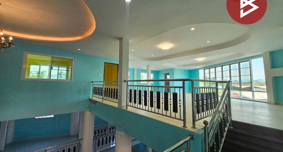 For sale 3 bedrooms retail Space in Laplae, Uttaradit
