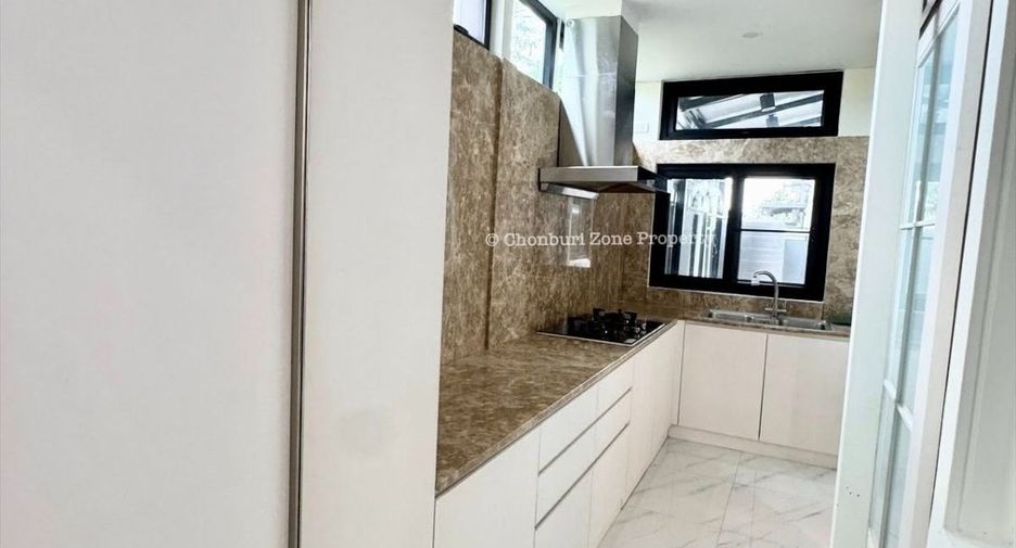 For rent 4 bedrooms house in Si Racha, Chonburi