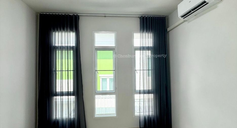 Haus zur Miete mit 3 Zimmer in Si Racha, Chonburi