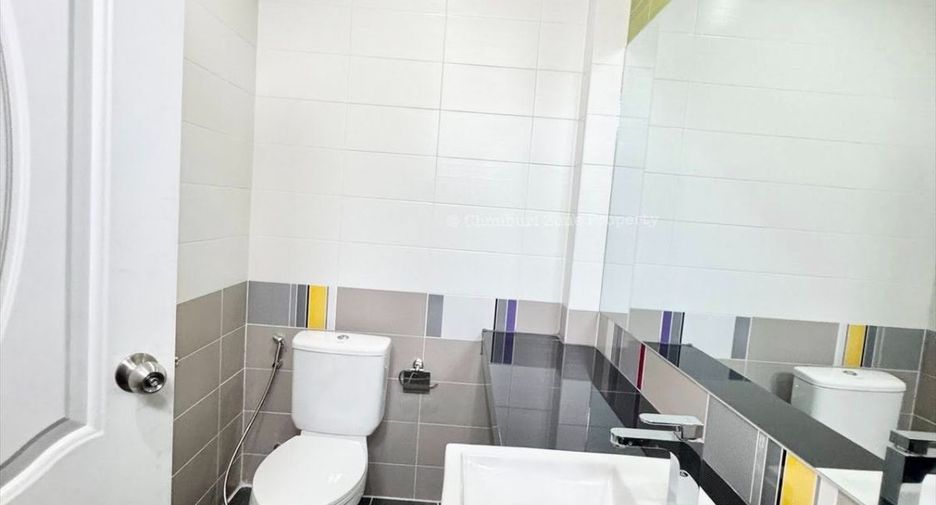 Haus zur Miete mit 3 Zimmer in Si Racha, Chonburi