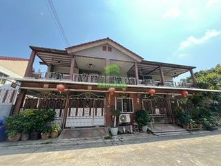 Casa adosada en venta de 3 habitaciones en Bang Khun Thian, Bangkok