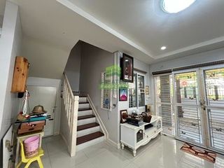 Casa adosada en venta de 3 habitaciones en Bang Khun Thian, Bangkok