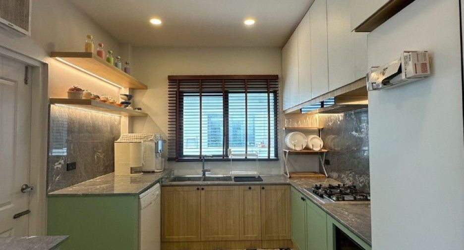出售 4 卧室 独立屋 在 Khlong Luang, Pathum Thani