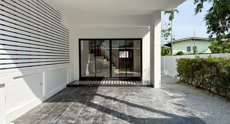 Reihenhaus zum Kauf mit 3 Zimmer in Kathu, Phuket