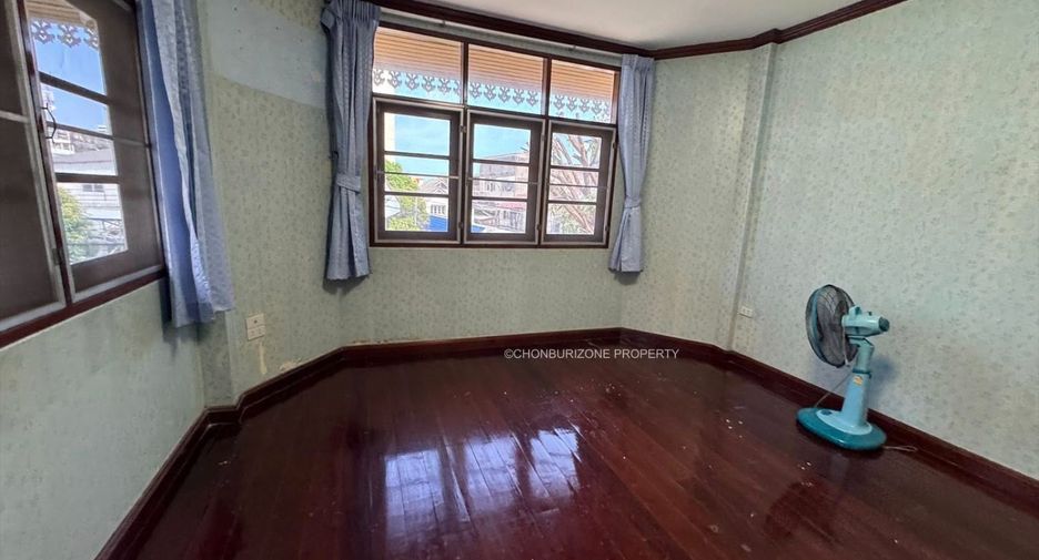 For rent 5 bedrooms house in Si Racha, Chonburi