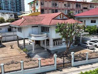 Haus zur Miete mit 5 Zimmer in Si Racha, Chonburi