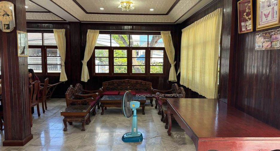 For rent 5 bedrooms house in Si Racha, Chonburi