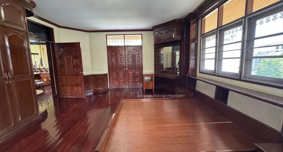 For rent 5 bedrooms house in Si Racha, Chonburi