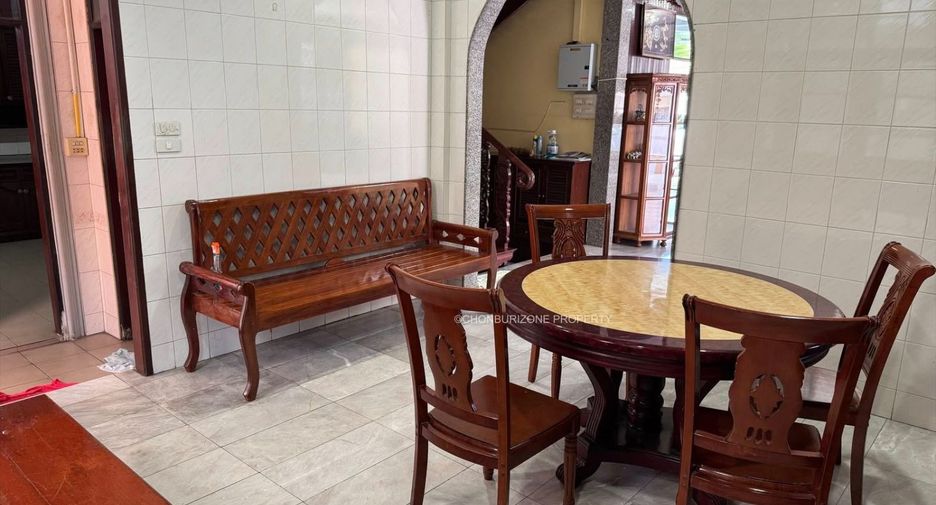 For rent 5 bedrooms house in Si Racha, Chonburi