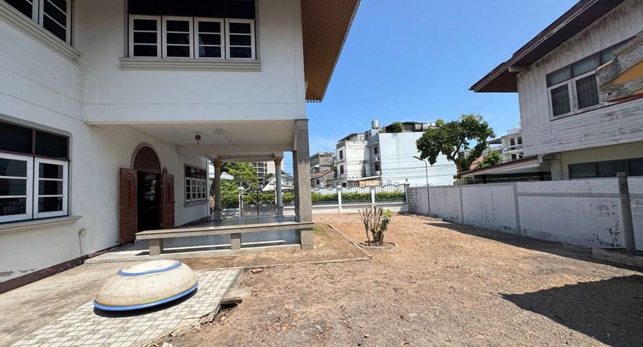 For rent 5 bedrooms house in Si Racha, Chonburi