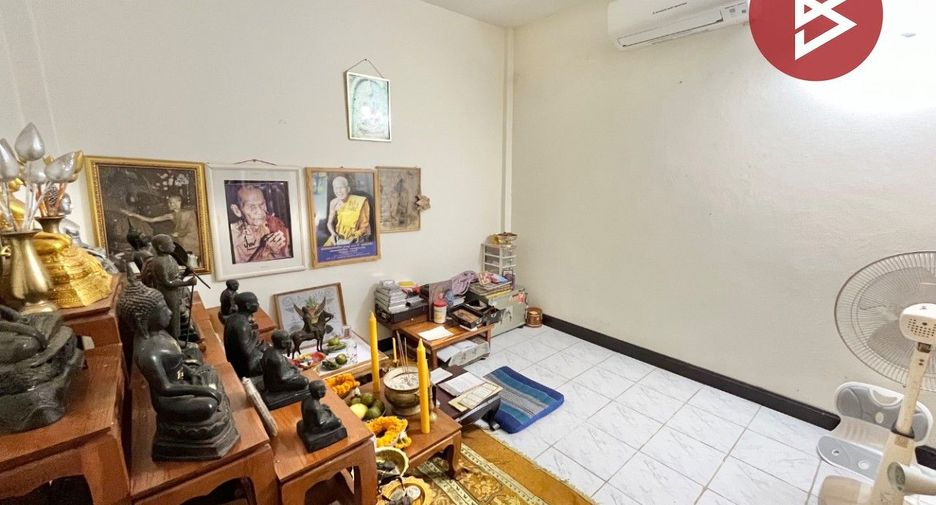 À vendre 2 chambres maison de ville à U Thong, Suphan Buri