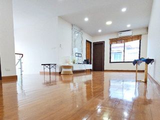 For sale 4 bedrooms house in Mueang Samut Sakhon, Samut Sakhon