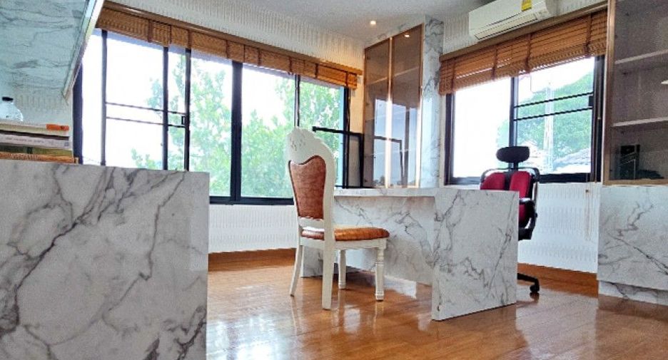 出售 4 卧室 独立屋 在 Mueang Samut Sakhon, Samut Sakhon