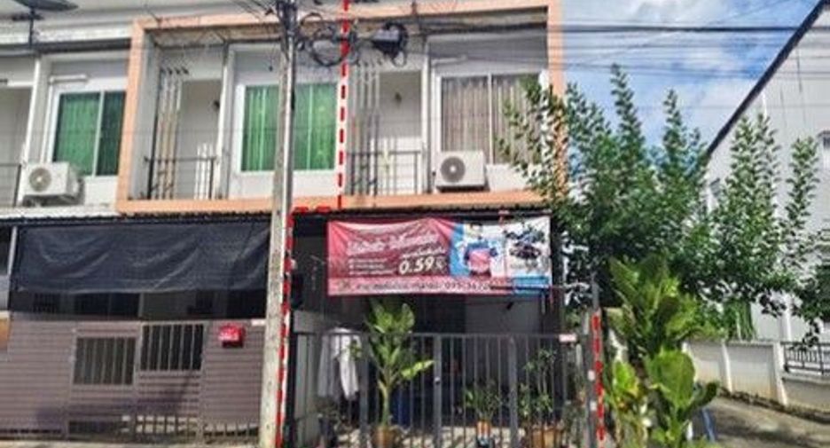 For sale 1 bed townhouse in Ban Bueng, Chonburi