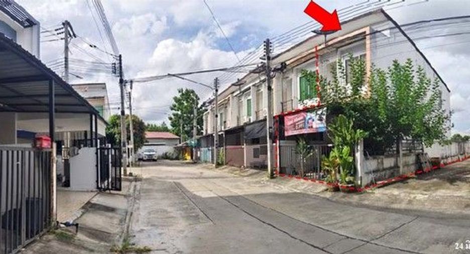 For sale 1 bed townhouse in Ban Bueng, Chonburi