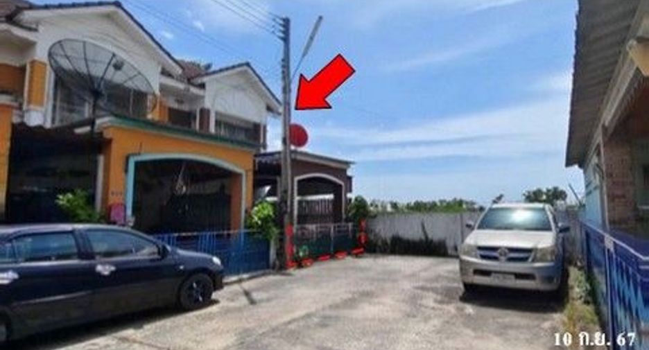 For sale 1 Beds townhouse in Ban Bueng, Chonburi
