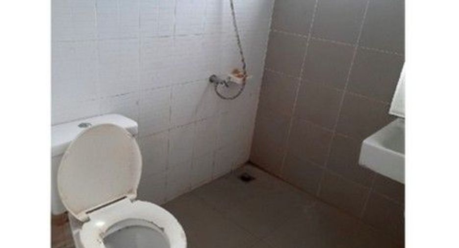For sale 1 Beds townhouse in Ban Bueng, Chonburi