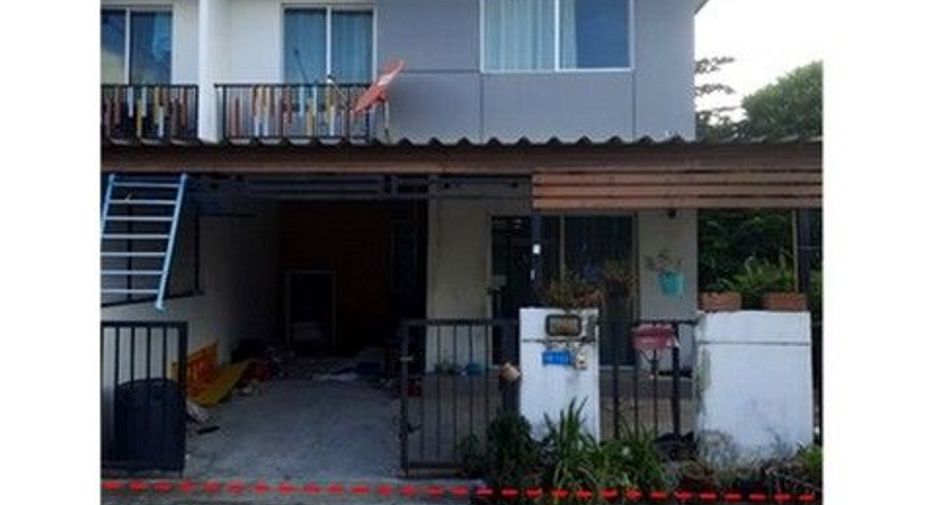 For sale 1 Beds townhouse in Ban Bueng, Chonburi