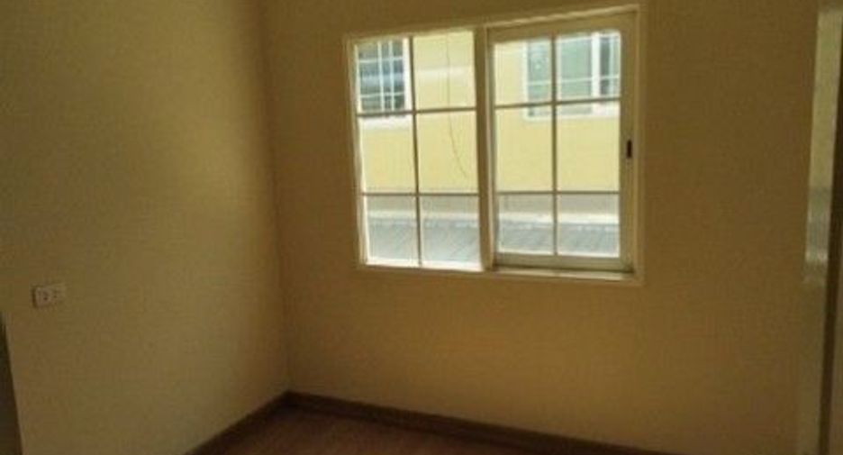 Casa adosada en venta de 1 habitaciones en Ban Bueng, Chonburi