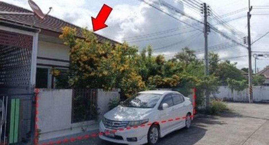 Продажа 1 кровать таунхаус в Ban Bueng, Чонбури