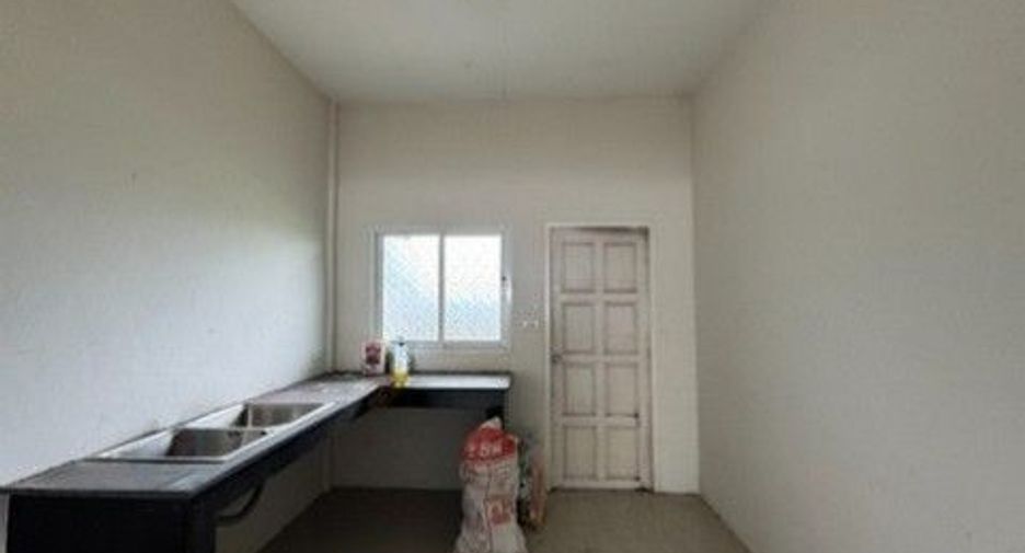 Reihenhaus zum Kauf mit 1 Zimmer in Ban Bueng, Chonburi