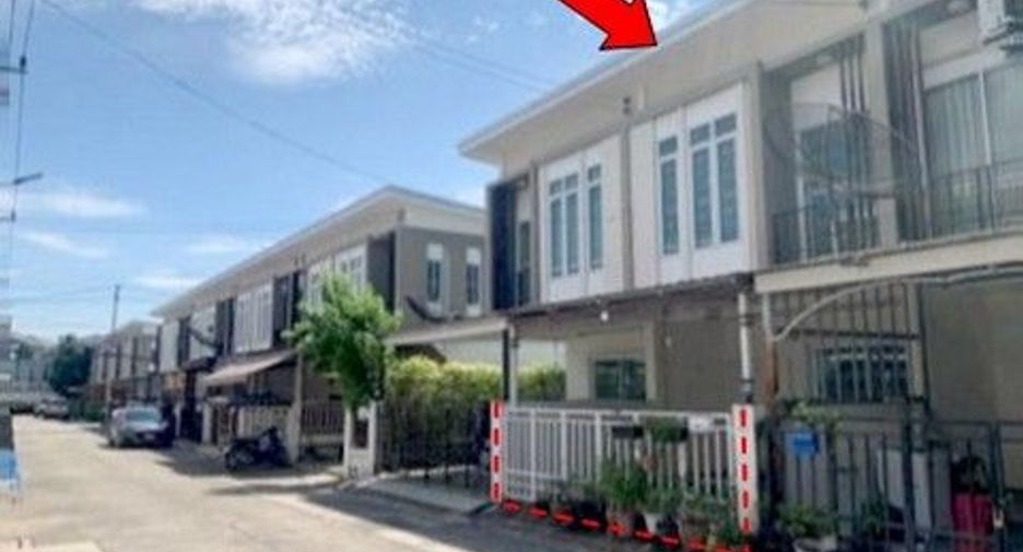 Reihenhaus zum Kauf mit 1 Zimmer in Ban Bueng, Chonburi