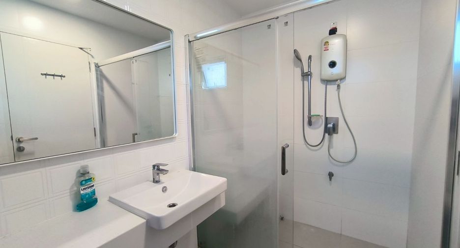 For sale 4 bedrooms house in Bang Phli, Samut Prakan
