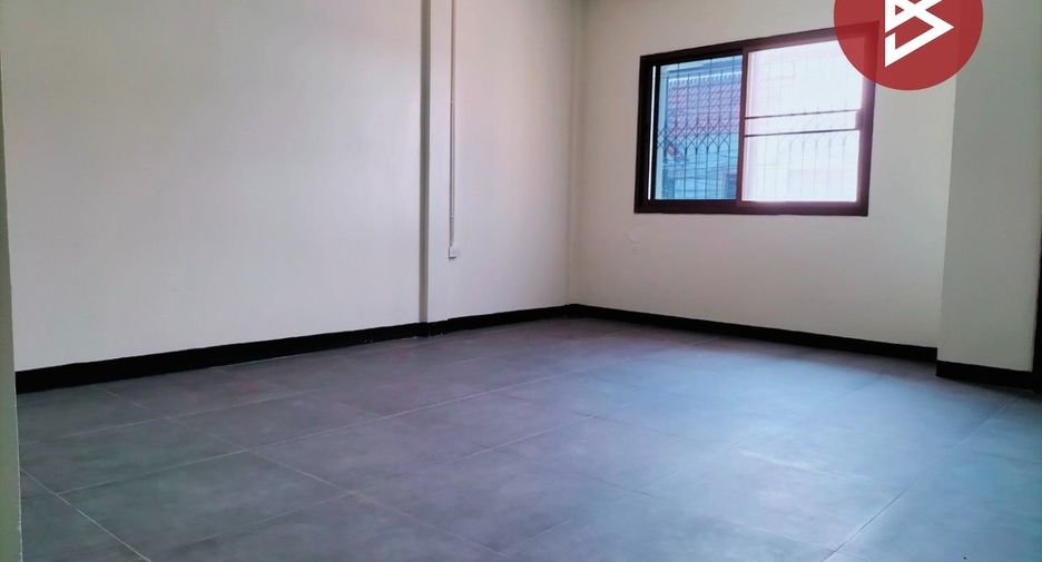 For sale 2 bedrooms townhouse in Phra Khanong, Bangkok