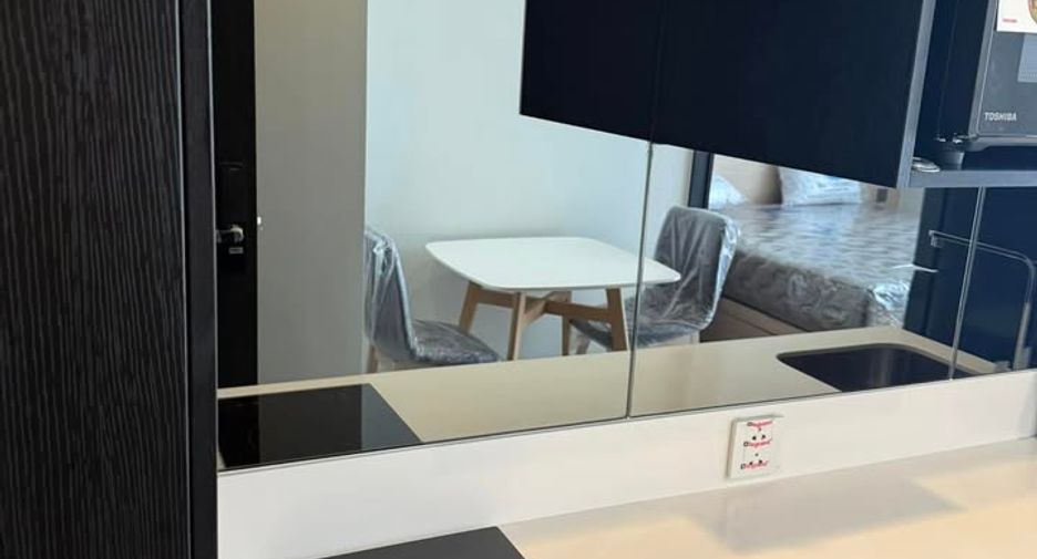 Haus zur Miete mit 1 Zimmer in Phaya Thai, Bangkok