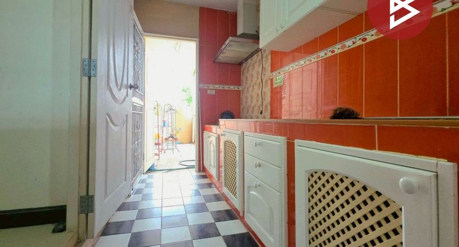 Haus zum Kauf mit 4 Zimmer in Mueang Chon Buri, Chonburi