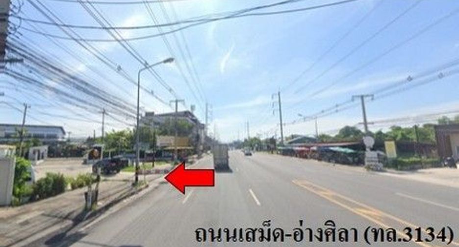 出售 1 卧室 联排别墅 在 Ban Bueng, Chon Buri