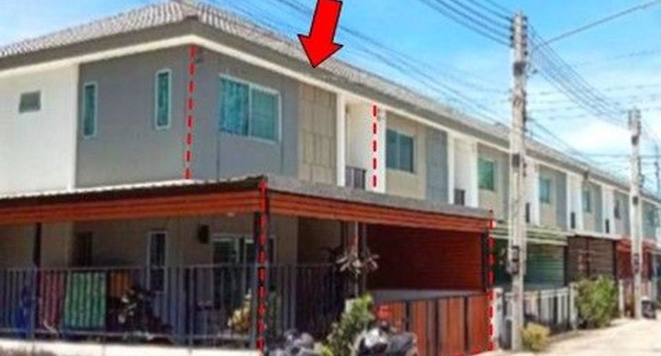 For sale 1 bed townhouse in Ban Bueng, Chonburi