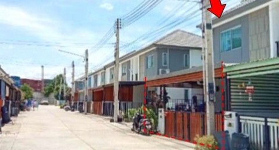 For sale 1 bed townhouse in Ban Bueng, Chonburi