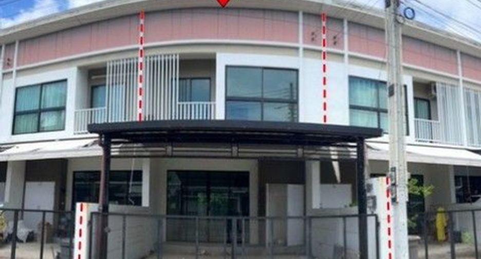 Продажа 1 кровать таунхаус в Ban Bueng, Чонбури