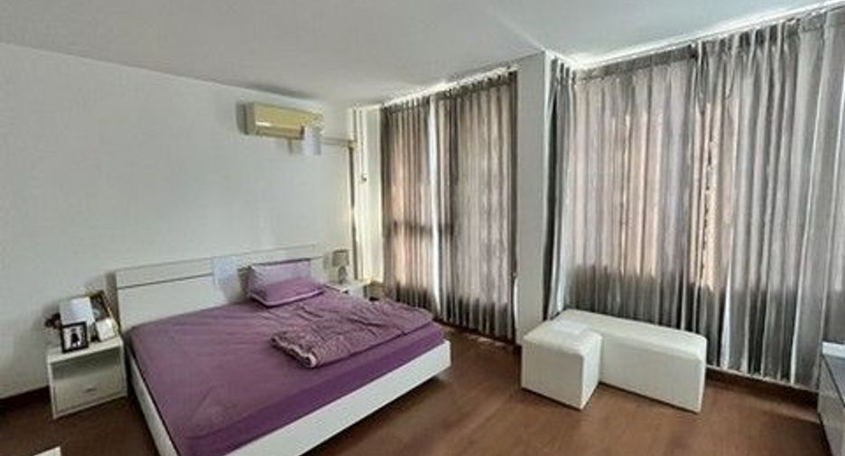 À vendre 1 chambre maison de ville à Ban Bueng, Chonburi